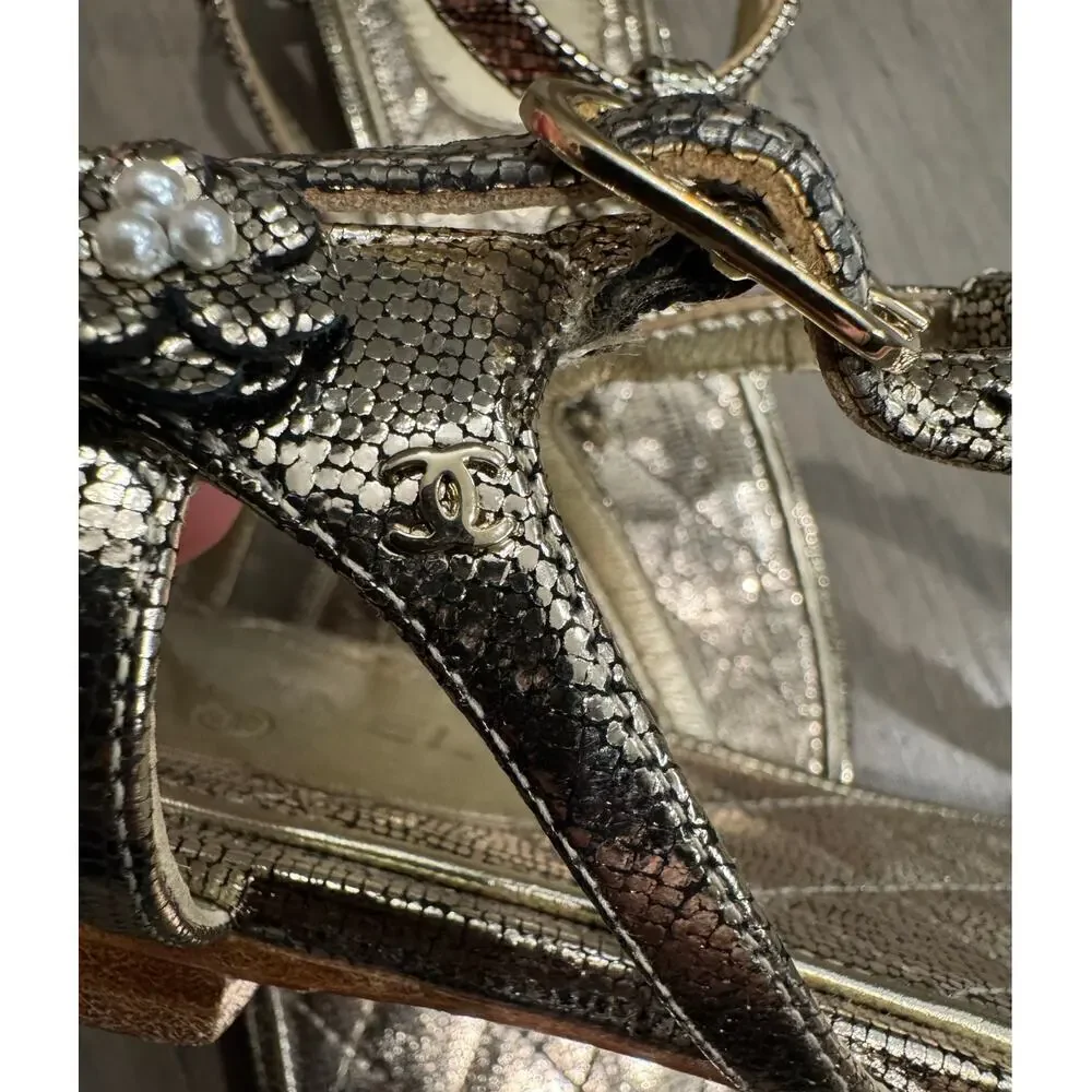 Chanel 38C Pewter Silver Oxidized Silver Thong Sandals Pearl Flower Camellia